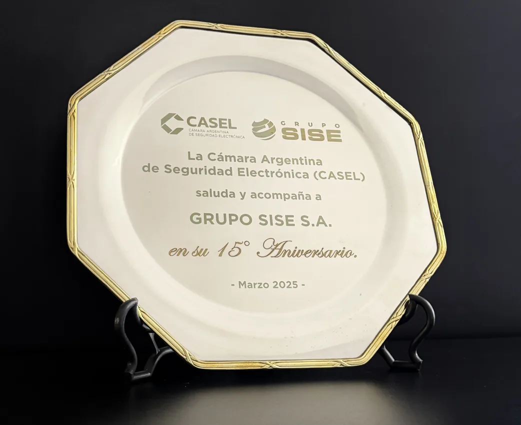 Placa de los Premios CASEL 2024 a Grupo SISE